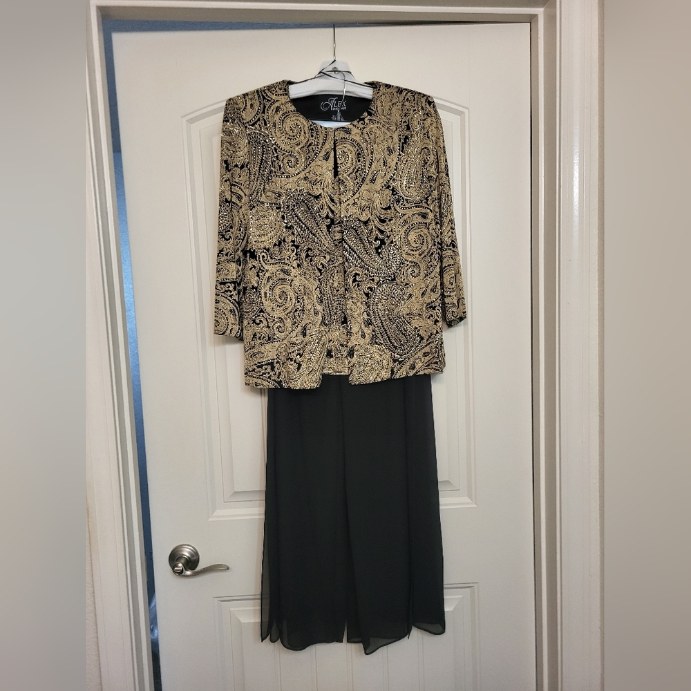 Alex Evenings Black Stone Top with Textured Design paired with Black Pants
